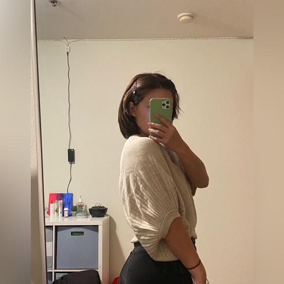 chic short sleeve sweatshirt - Picture 2 of 2